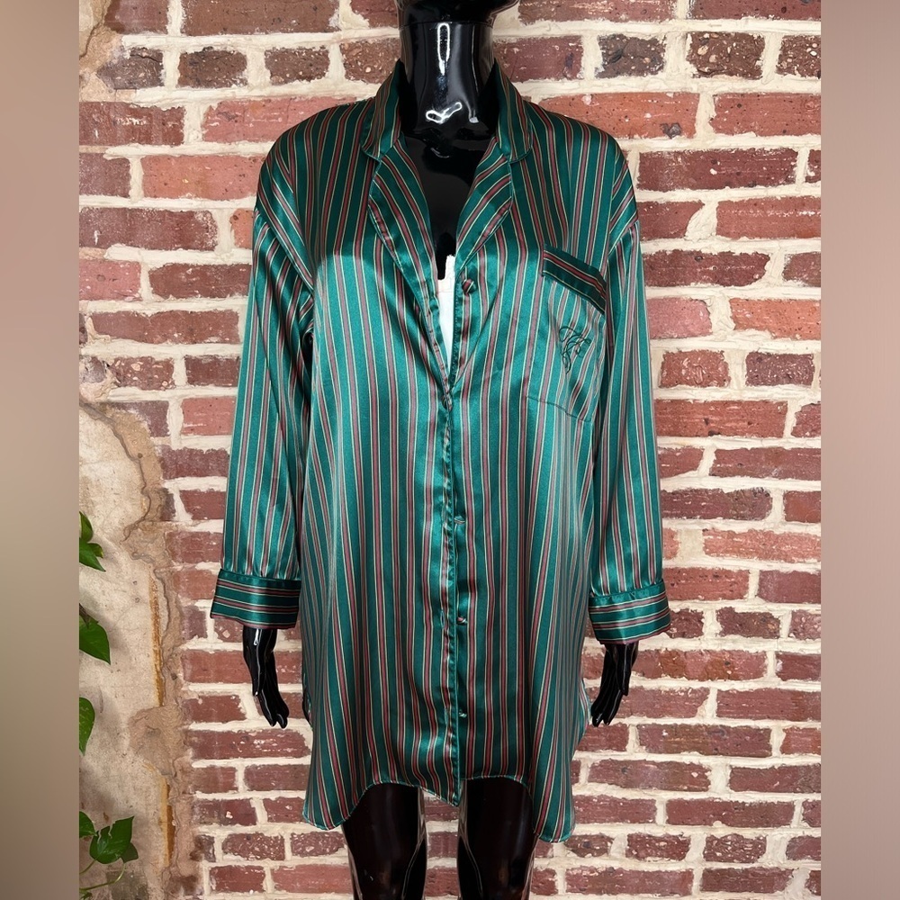 Vintage 90s Victoria's Secret Gold Label Satin Sleep Shirt in Green Size Small